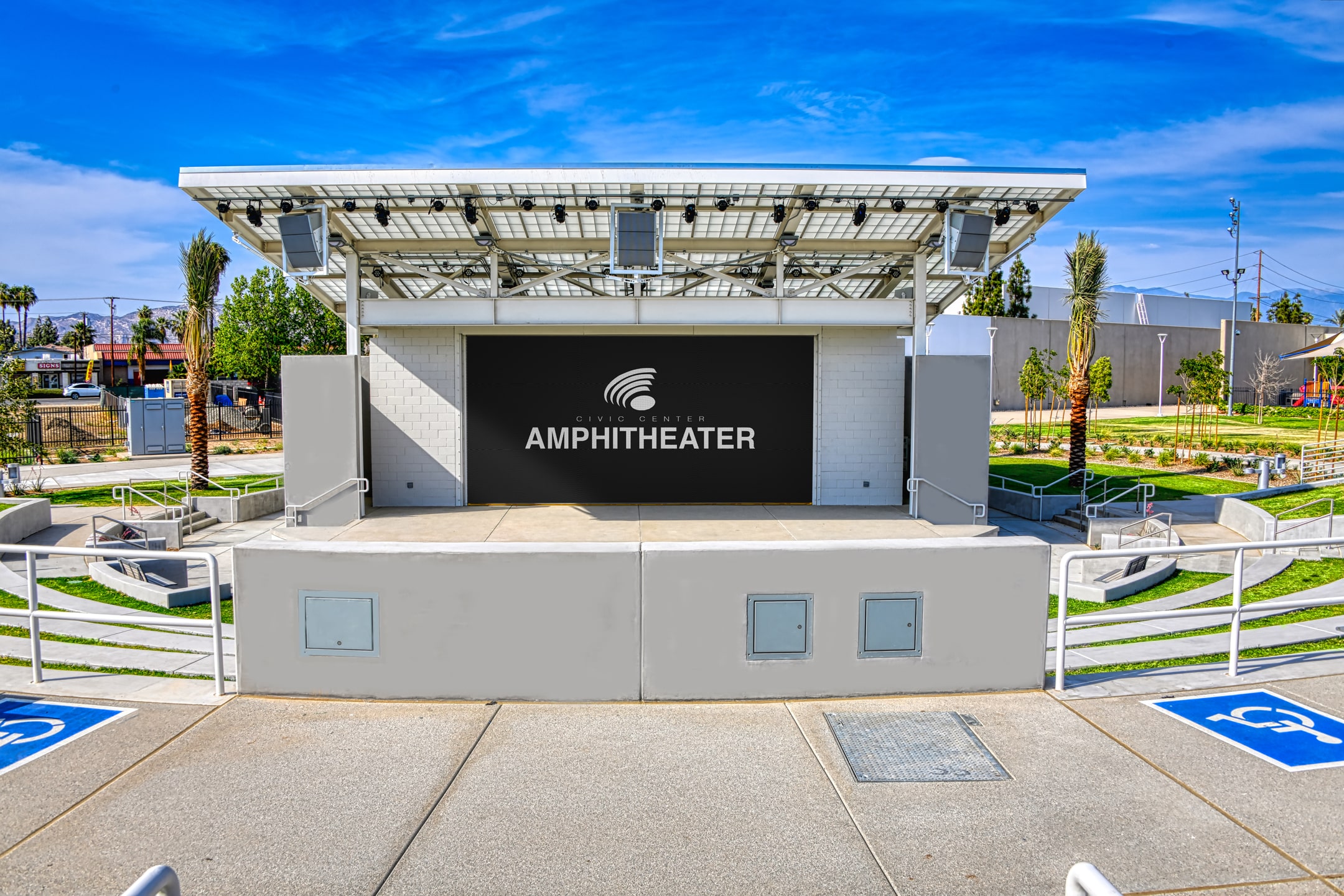 Straight view of the amphitheater stage.