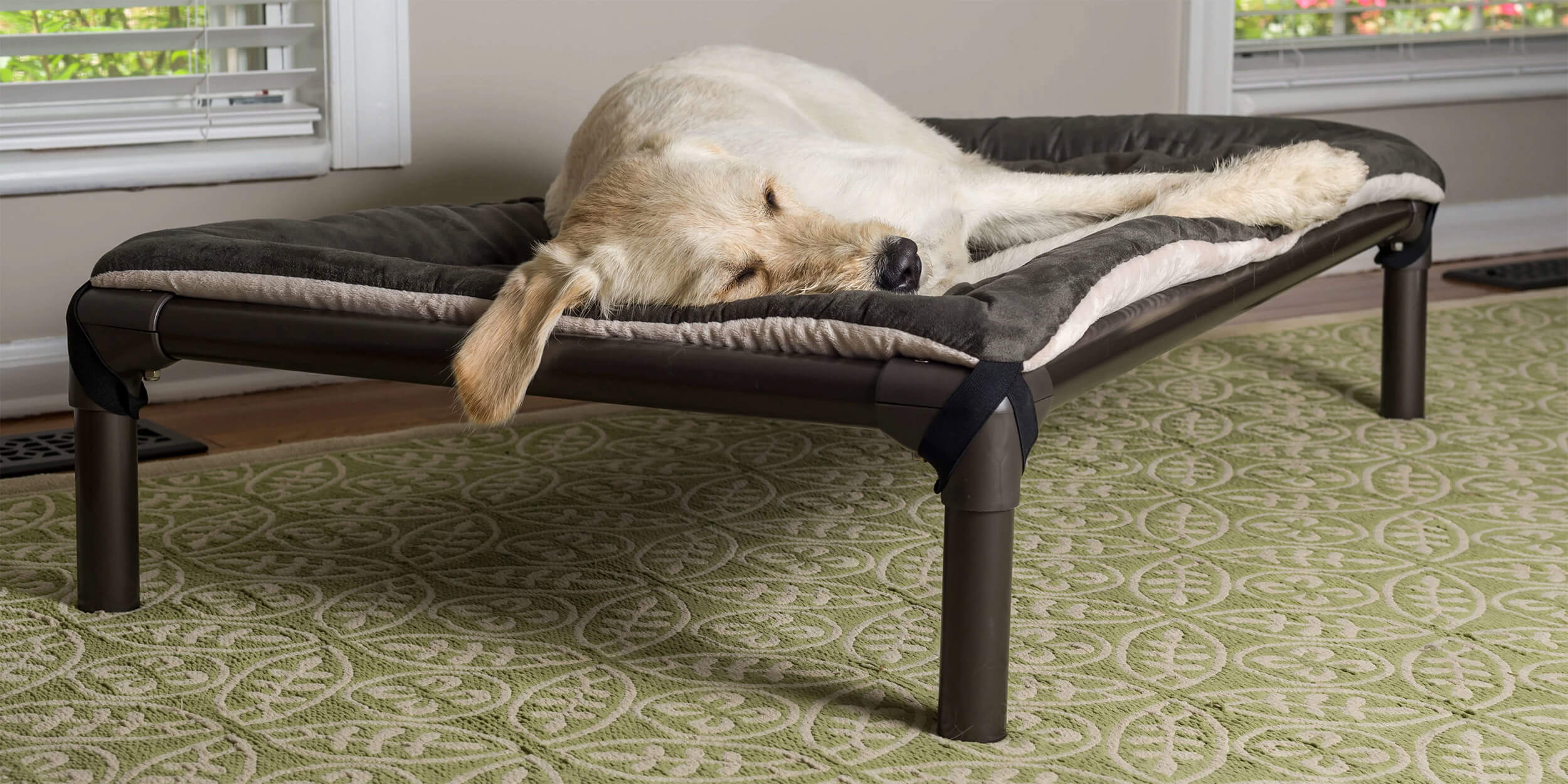Dog resting on a Kurada dog bed.